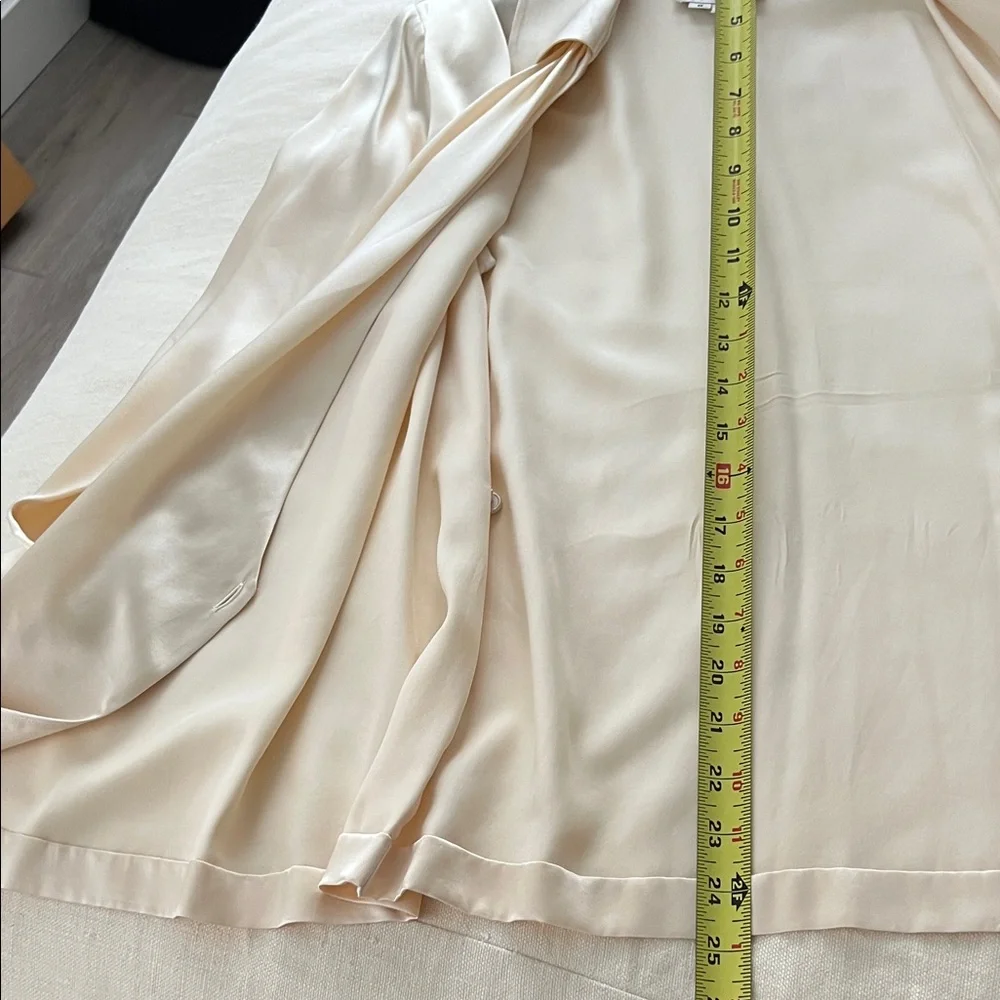 VINTAGE 70s Incinoo Cream Silk Satin Wrap Blouse L/S Retro Pointy Collar - Picture 12 of 16